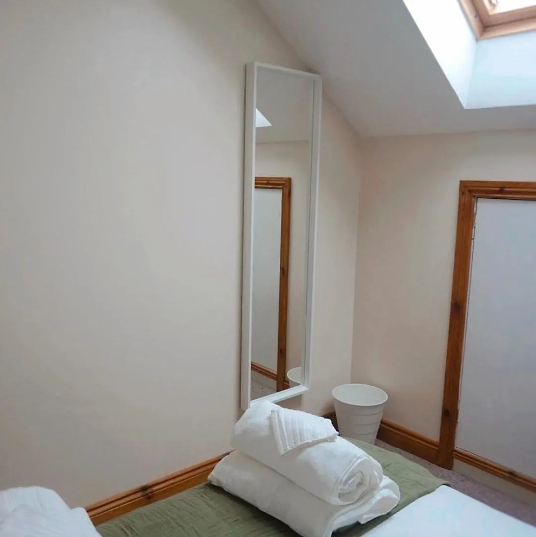 Laxey Place Maisonette East Belfast -Private Parking, Transport Links 0*,